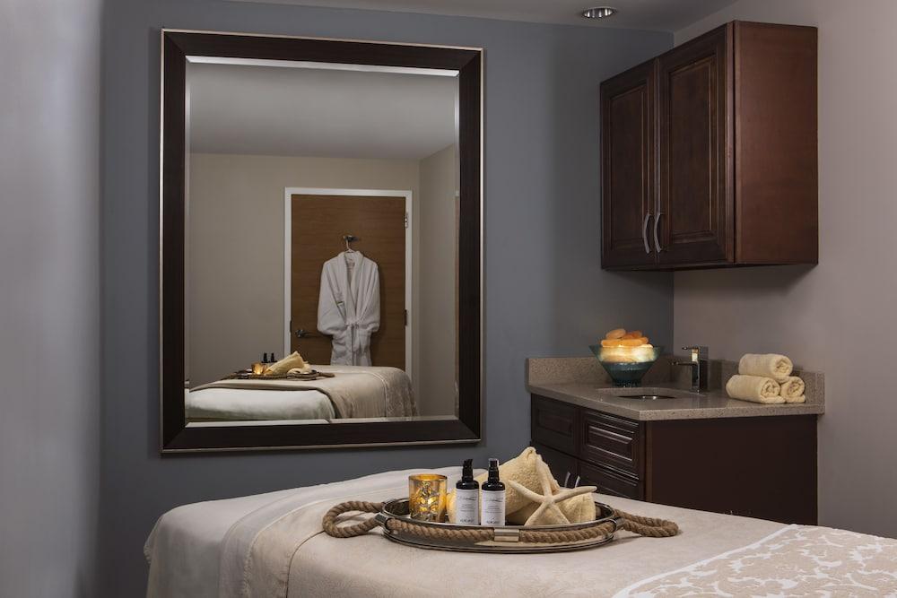 Hutchinson Shores Resort & Spa 옌슨비치 외부 사진